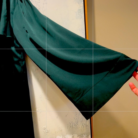 Shift Dress with Ruffle open back - Picture 3 of 8